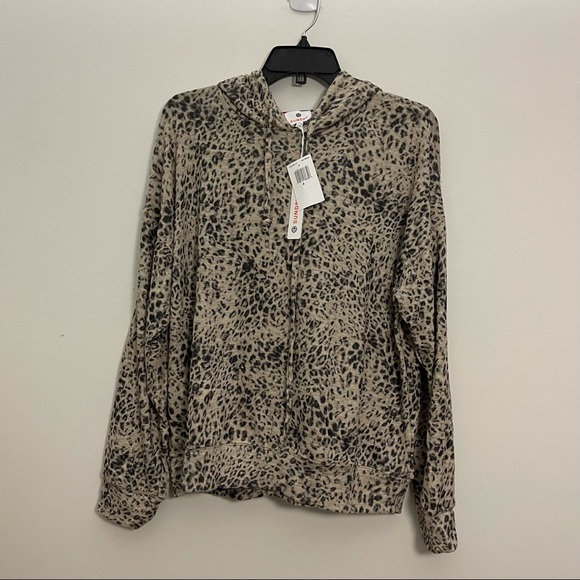 NWT✨anthropologie Sundry Leopard Cozy Hoodie - Picture 3 of 12